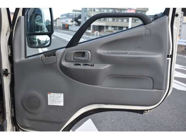 HINO DUTRO 2017 Image 31