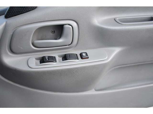 HINO DUTRO 2017 Image 31