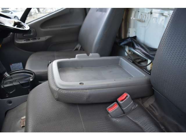 HINO DUTRO 2017 Image 31