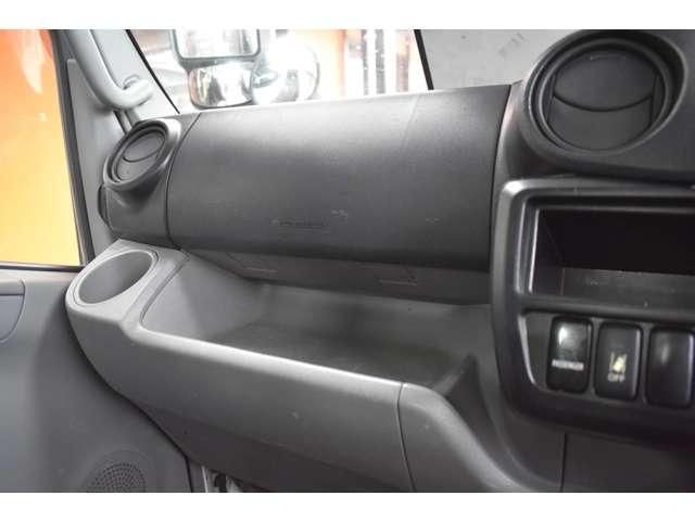 HINO DUTRO 2017 Image 31