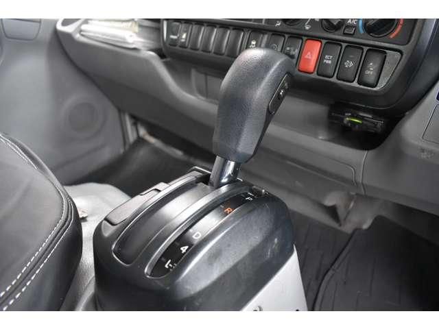 HINO DUTRO 2017 Image 31