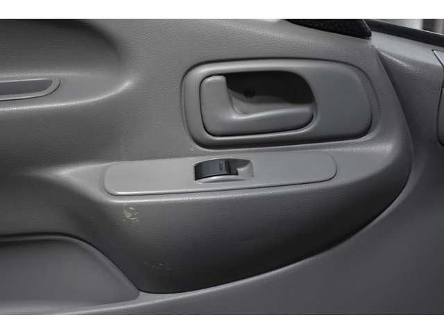 HINO DUTRO 2017 Image 31