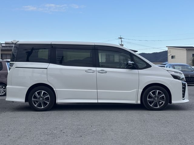 TOYOTA VOXY 2019 Image 31