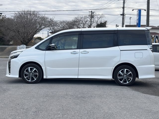 TOYOTA VOXY 2019 Image 31