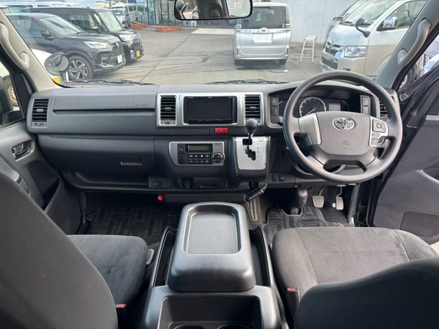 TOYOTA HIACE VAN 2WD 2020 Image 31