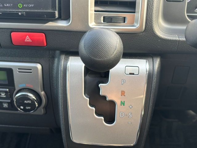 TOYOTA HIACE VAN 2WD 2020 Image 31