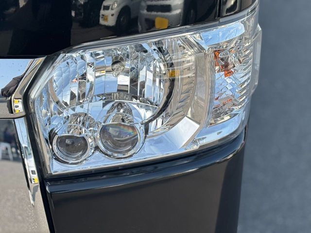 TOYOTA HIACE VAN 2WD 2020 Image 31