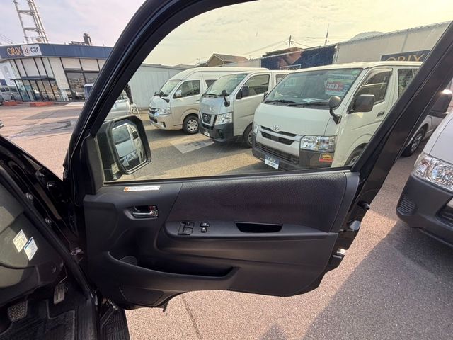 TOYOTA HIACE VAN 2WD 2020 Image 31