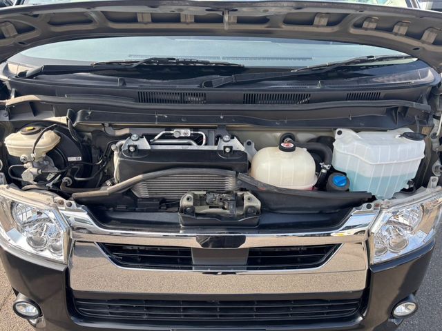 TOYOTA HIACE VAN 2WD 2020 Image 31