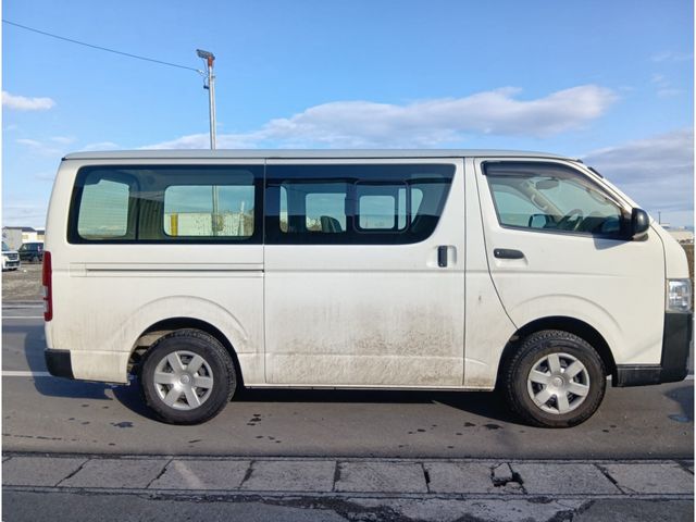 TOYOTA HIACE VAN 2WD 2019 Image 31