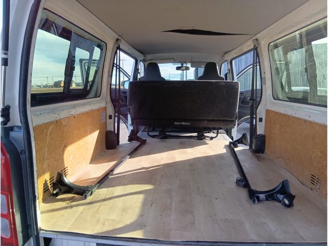 TOYOTA HIACE VAN 2WD 2019 Image 31