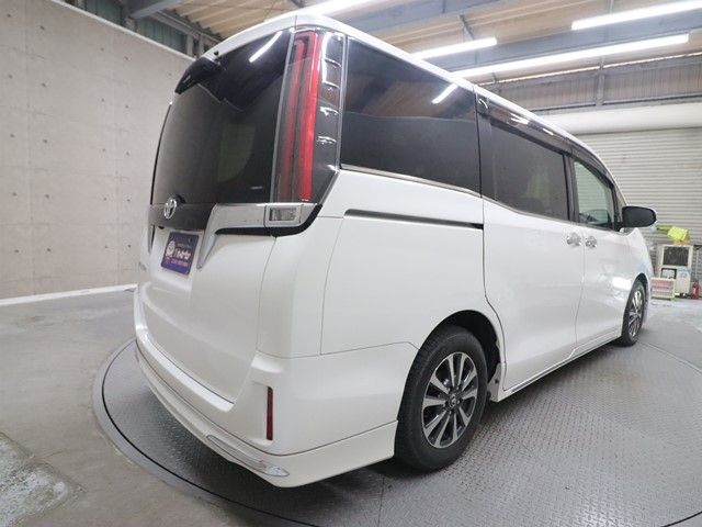 TOYOTA ESQUIRE 2017 Image 31