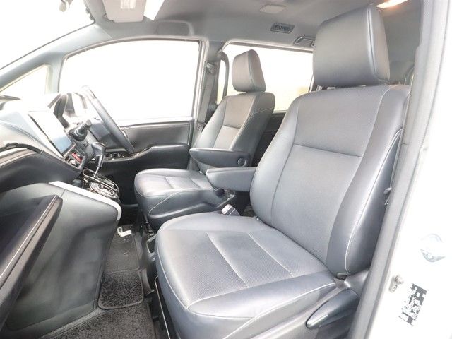 TOYOTA ESQUIRE 2017 Image 31