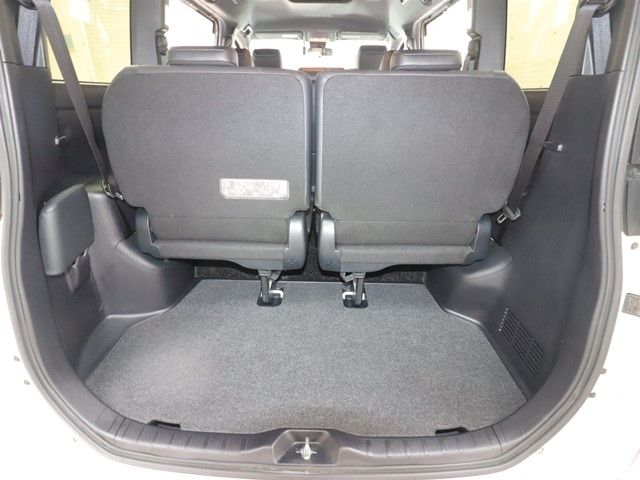 TOYOTA ESQUIRE 2017 Image 31