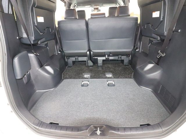 TOYOTA ESQUIRE 2017 Image 31