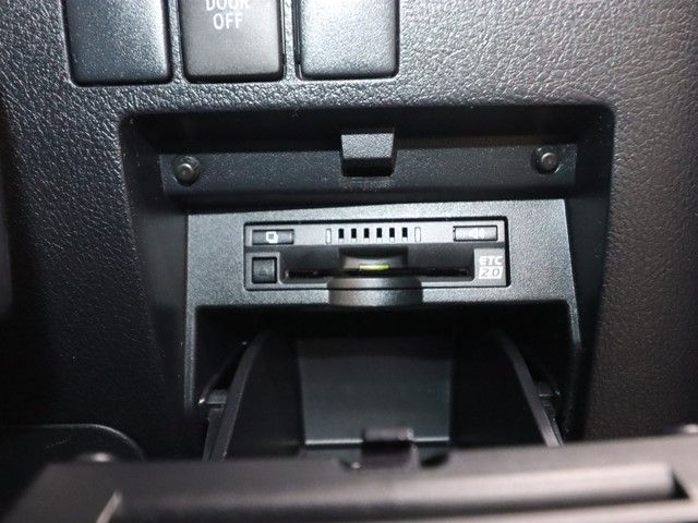 TOYOTA VELLFIRE 2017 Image 31