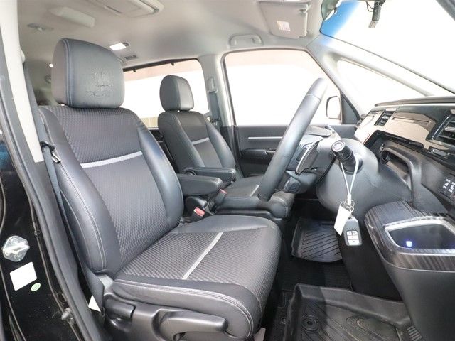 HONDA STEPWAGON SPADA 2015 Image 31