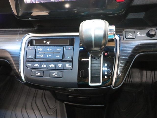 HONDA STEPWAGON SPADA 2015 Image 31