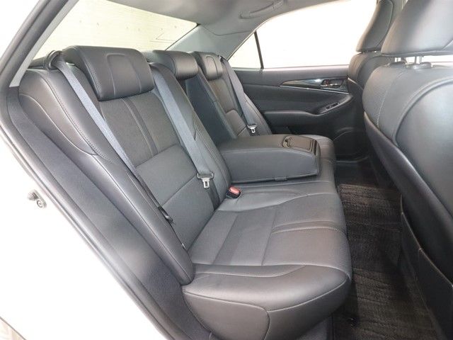 TOYOTA CROWN SEDAN 2013 Image 31