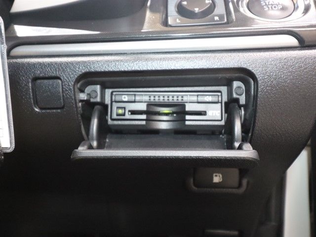 TOYOTA CROWN SEDAN 2013 Image 31