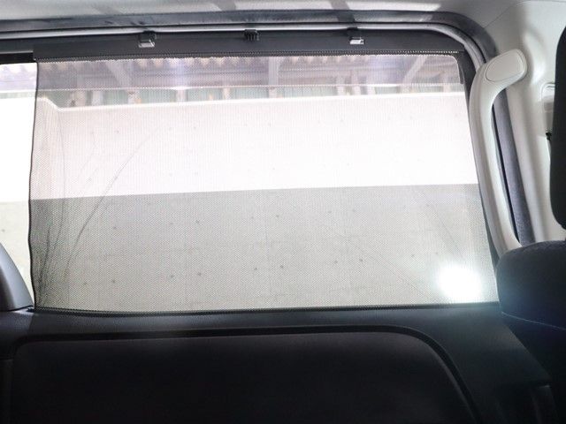 TOYOTA VOXY 2015 Image 31