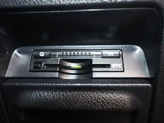 TOYOTA VOXY 2015 Image 31