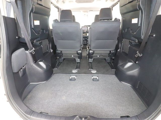 TOYOTA VOXY 2015 Image 31