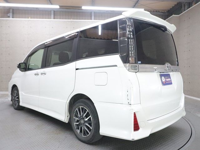 TOYOTA VOXY 2015 Image 31