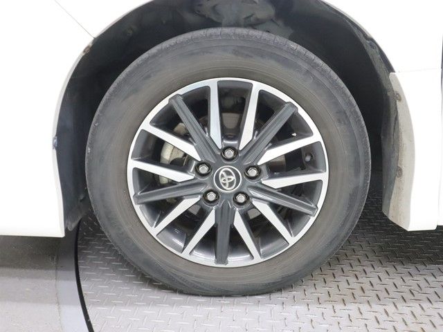 TOYOTA VOXY 2015 Image 31