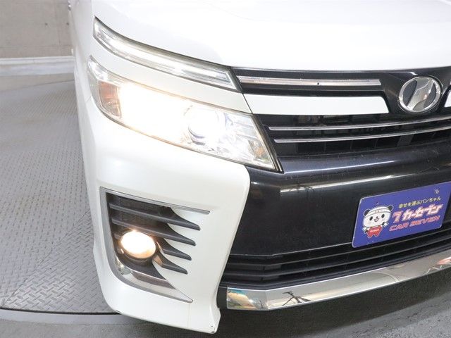 TOYOTA VOXY 2015 Image 31