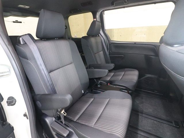 TOYOTA VOXY 2020 Image 31