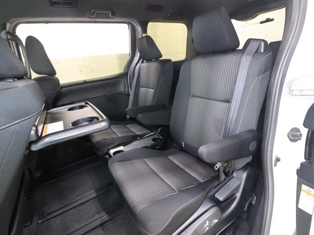 TOYOTA VOXY 2020 Image 31