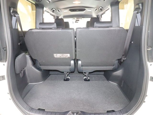 TOYOTA VOXY 2020 Image 31