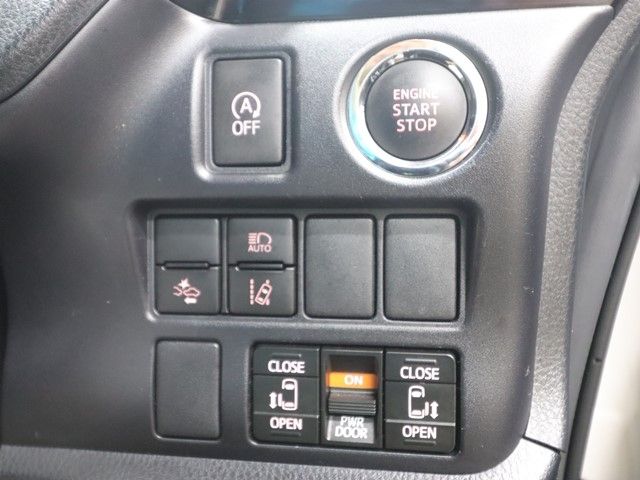 TOYOTA VOXY 2020 Image 31