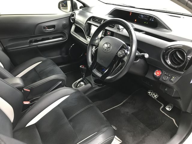 TOYOTA AQUA 2015 Image 31