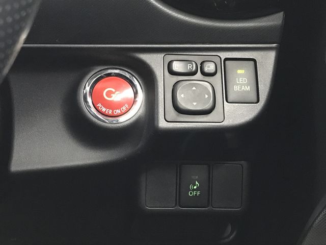 TOYOTA AQUA 2015 Image 31