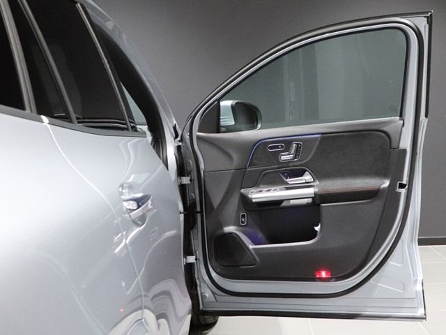 MERCEDES BENZ MERCEDES AMG GLA CLA 2025 Image 31