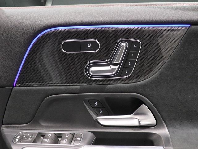 MERCEDES BENZ MERCEDES AMG GLA CLA 2025 Image 31