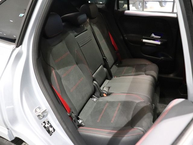 MERCEDES BENZ MERCEDES AMG GLA CLA 2025 Image 31