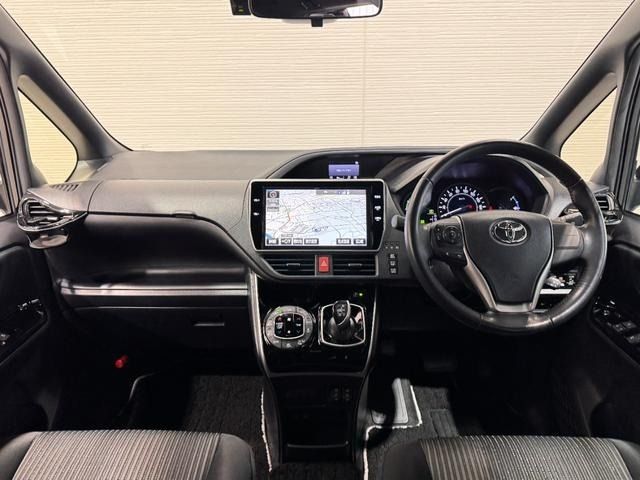 TOYOTA VOXY HYBRID 2018 Image 31