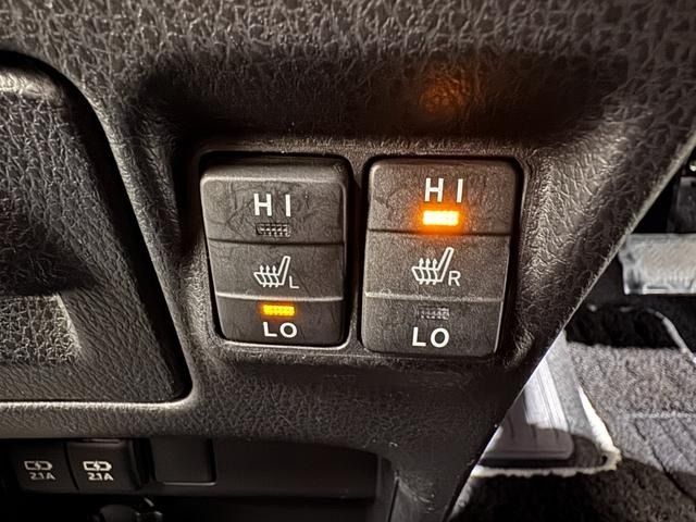 TOYOTA VOXY HYBRID 2018 Image 31