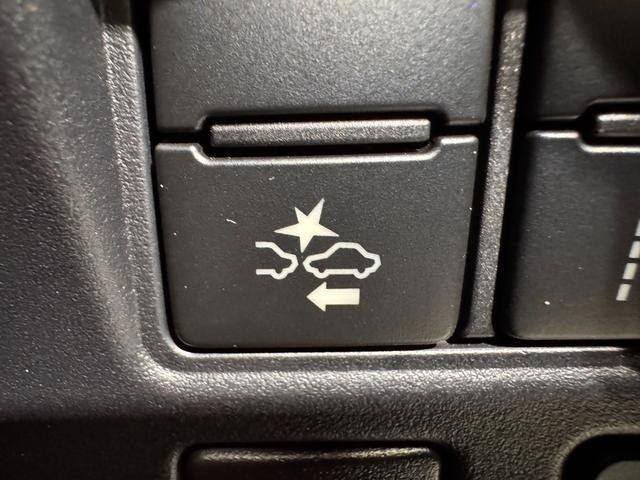 TOYOTA VOXY HYBRID 2018 Image 31