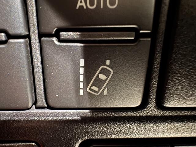 TOYOTA VOXY HYBRID 2018 Image 31