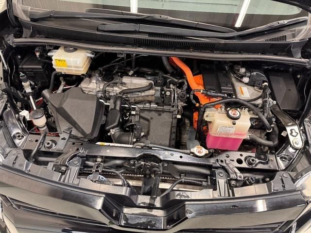 TOYOTA VOXY HYBRID 2018 Image 31