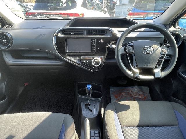 TOYOTA AQUA 2017 Image 31