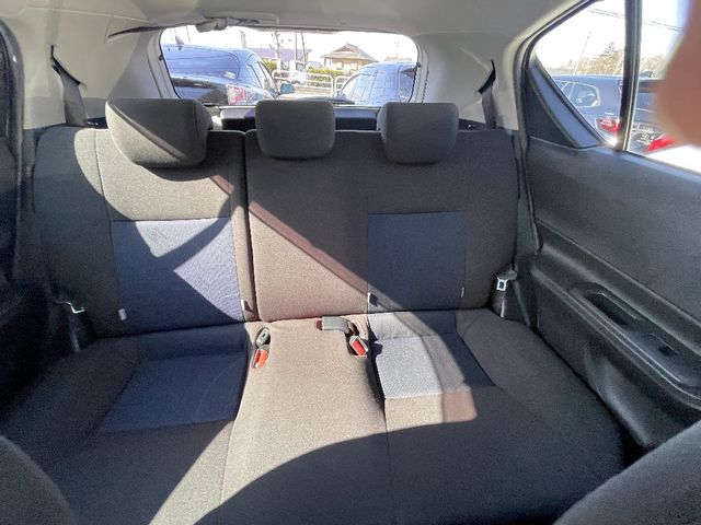 TOYOTA AQUA 2017 Image 31