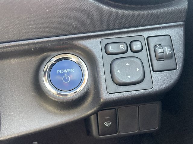 TOYOTA AQUA 2017 Image 31