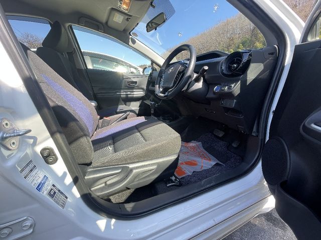 TOYOTA AQUA 2017 Image 31