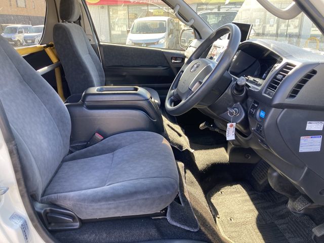 TOYOTA HIACE WAGON 2016 Image 31