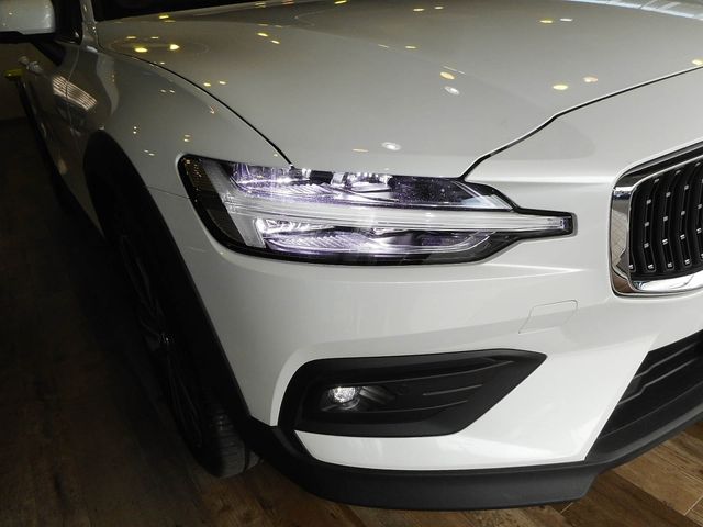 VOLVO V60 CROSS COUN 2025 Image 31